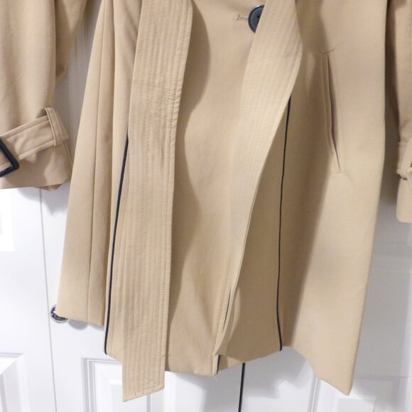GUESS tan trench coat with removable belt - Picture 6 of 14